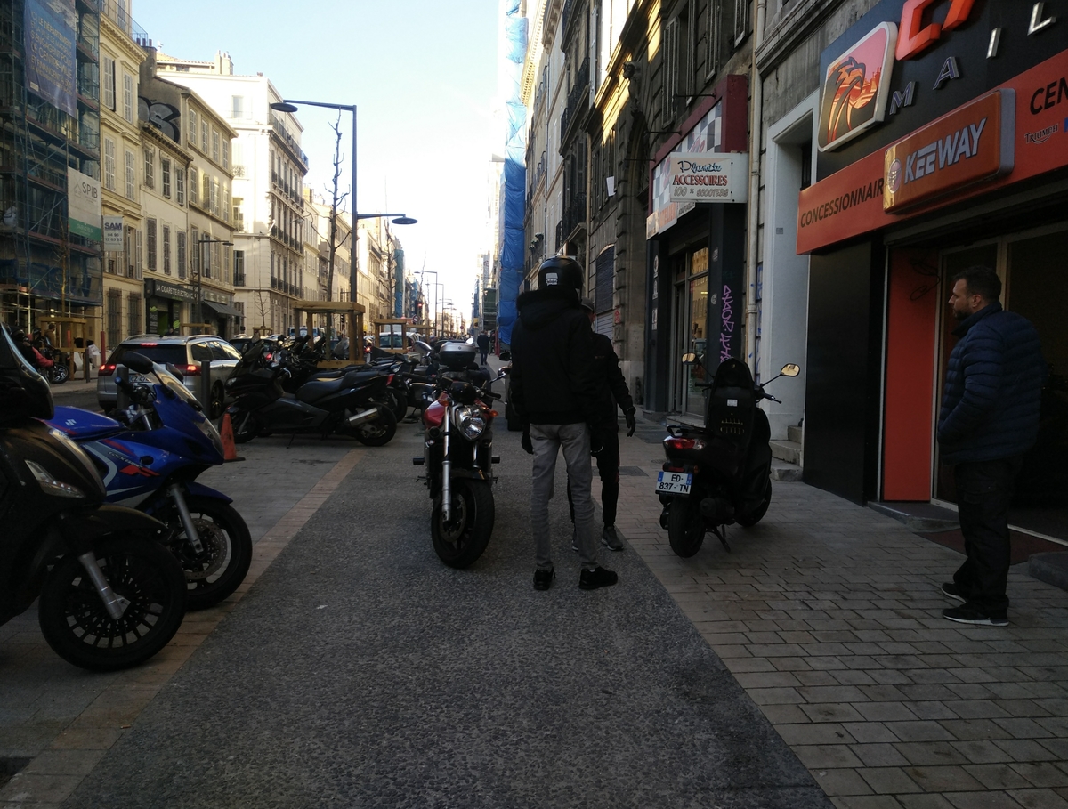 Cours Lieutaud, marseille, pistes cyclables, scooters,