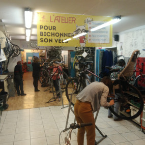 Causettes à Bicyclette avec Fatima - épisode 3 - Collectif Vélos en Ville